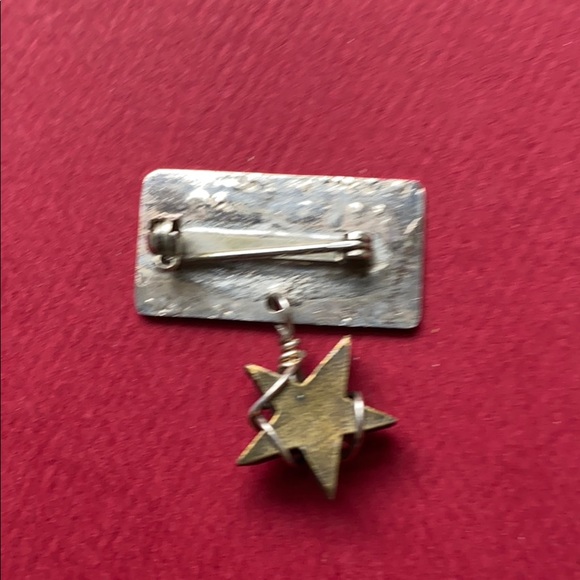 Silver Pin Reach for the Stars ✨ - Picture 4 of 5